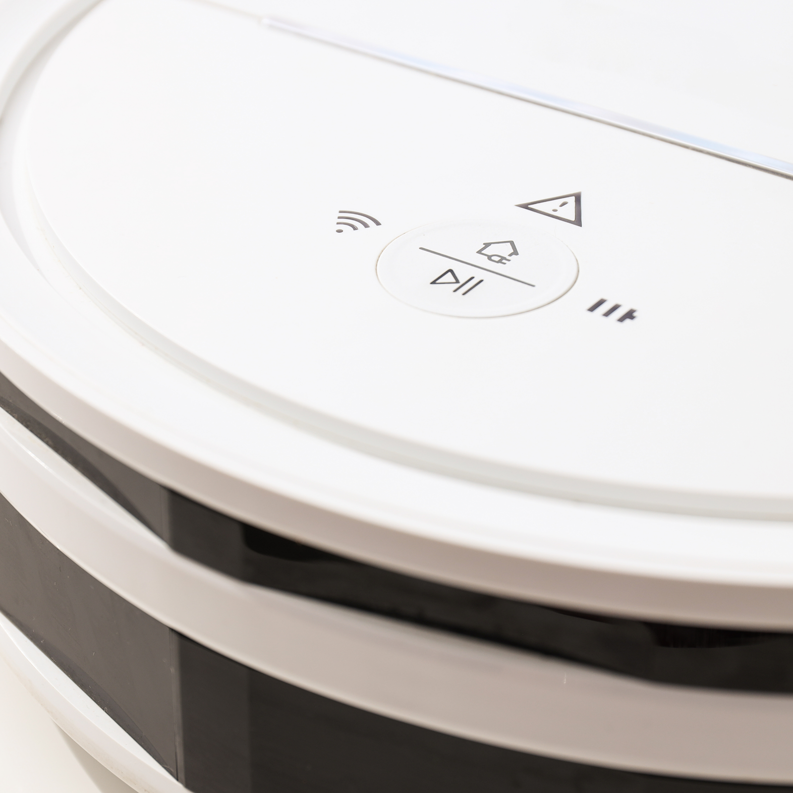 Smart Robot Vacuum — CleanBot Lite
